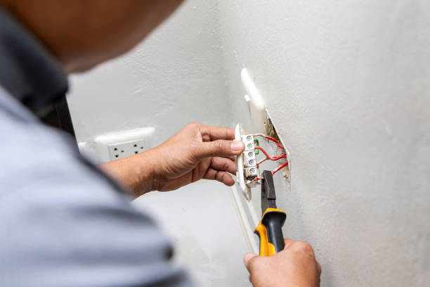 Best Affordable Emergency Electrician  in Daisetta, TX